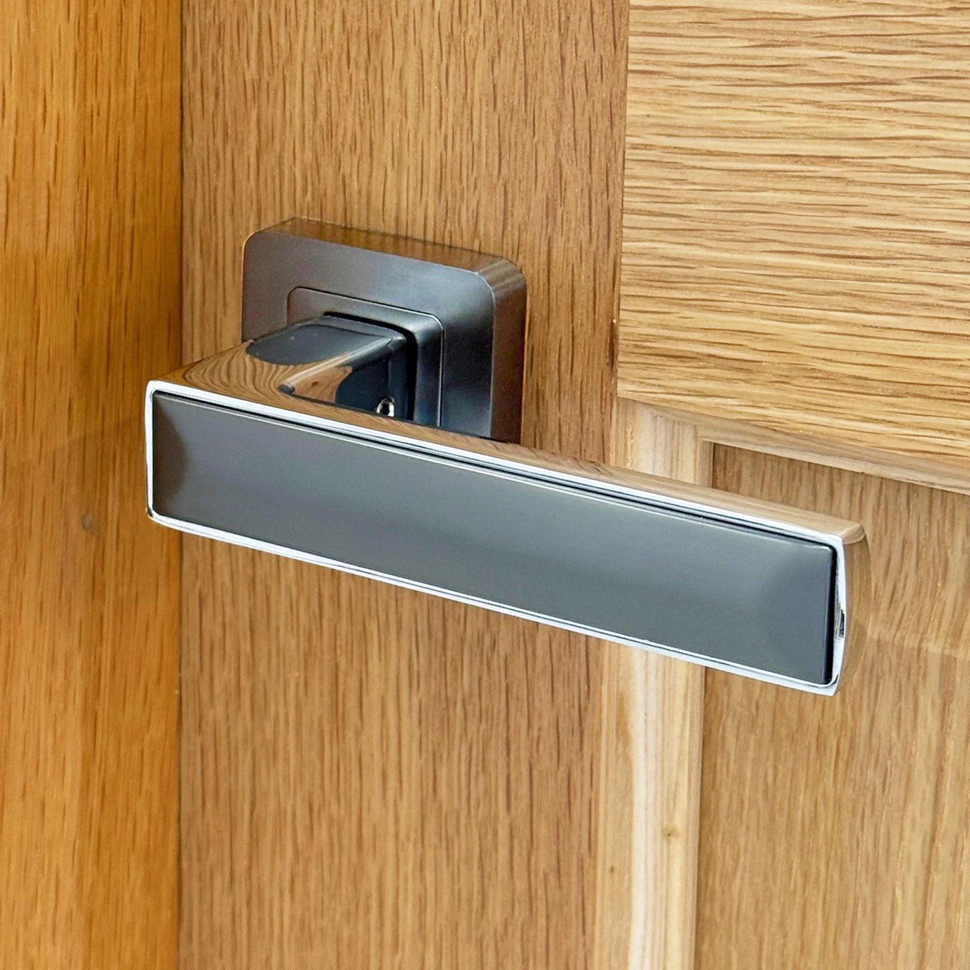 Alto Matt Satin Black & Polished Chrome Square Rose Handle - Image 3