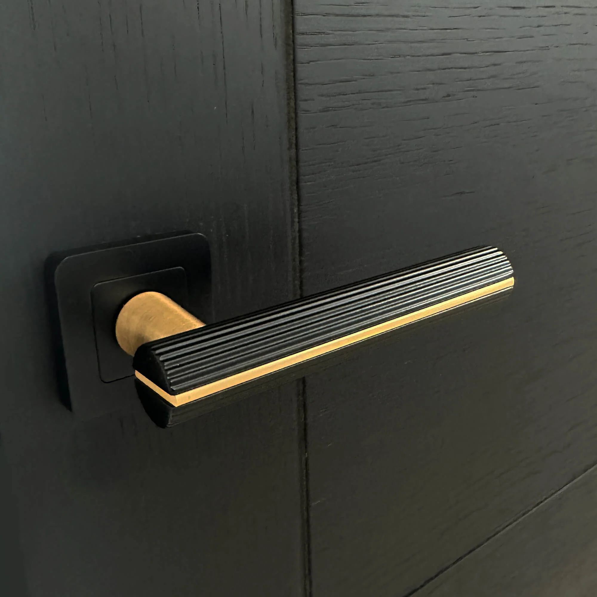 Calvus Flat Black & Satin Brass Square Rose Handle - Image 4