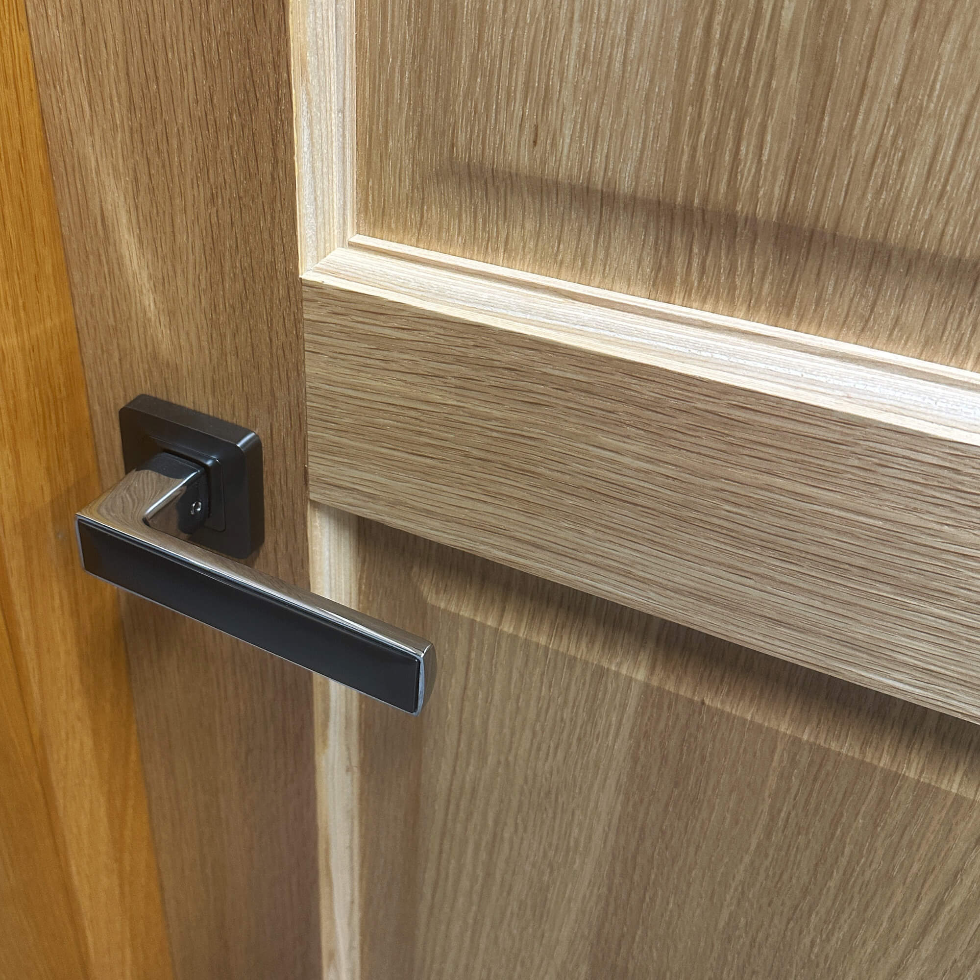 Contemporary White Oak 4 Panel Door (40mm) - Image 3