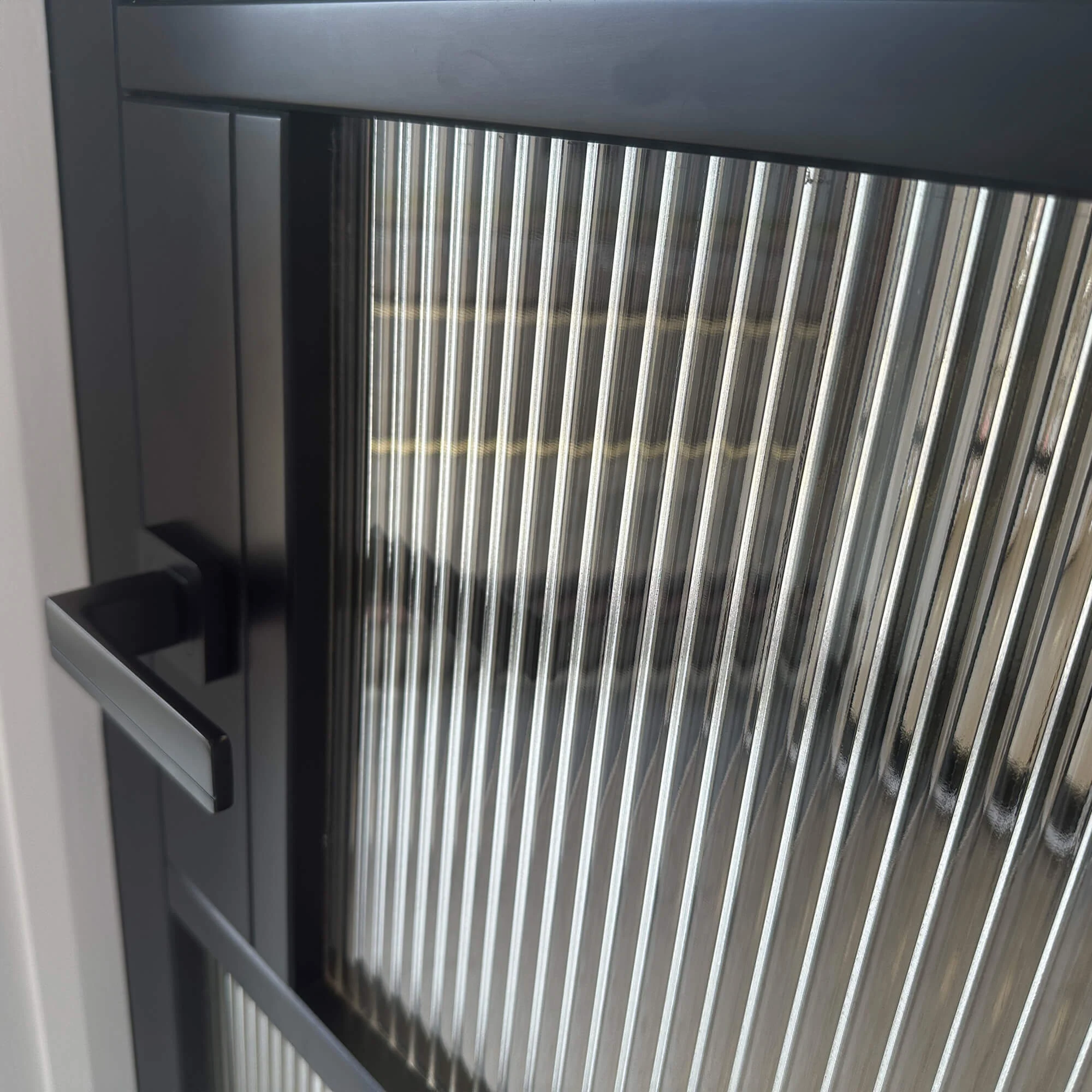 Kew Black Primer Plus 5 Lite Reeded Glass Door (40mm) - Image 3