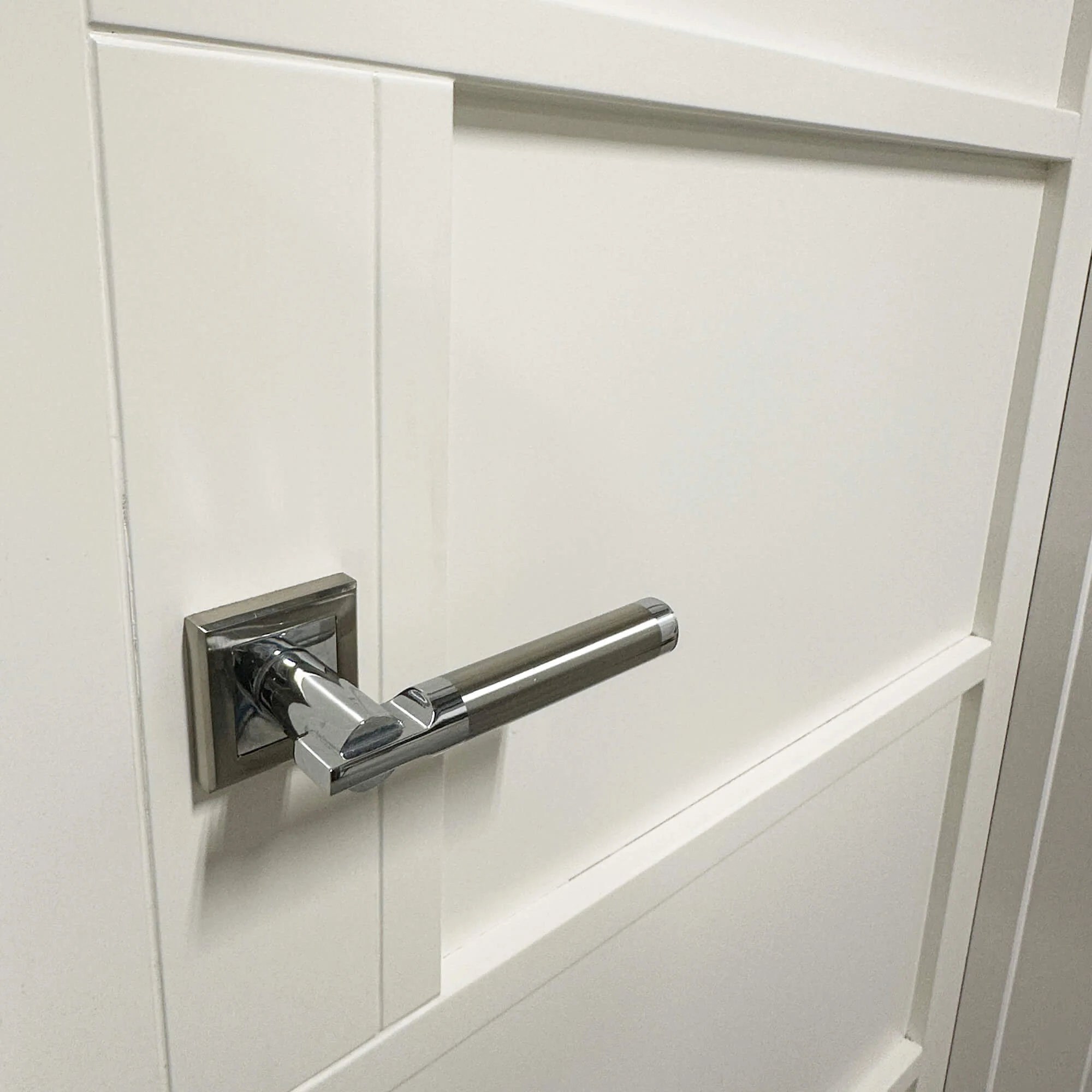 Kew White Primer Plus 5 Panel Door (40mm) - Image 3