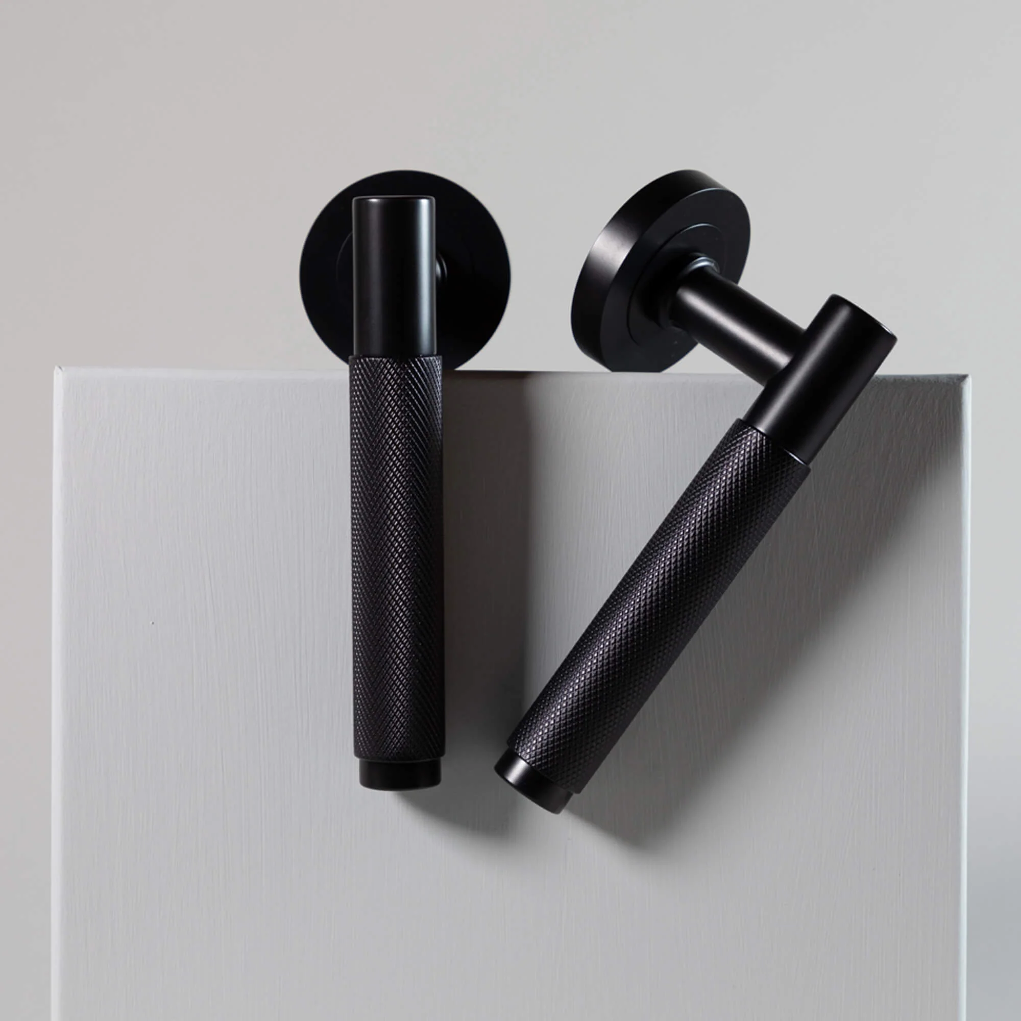 Knurled Flat Black Handle - Image 2