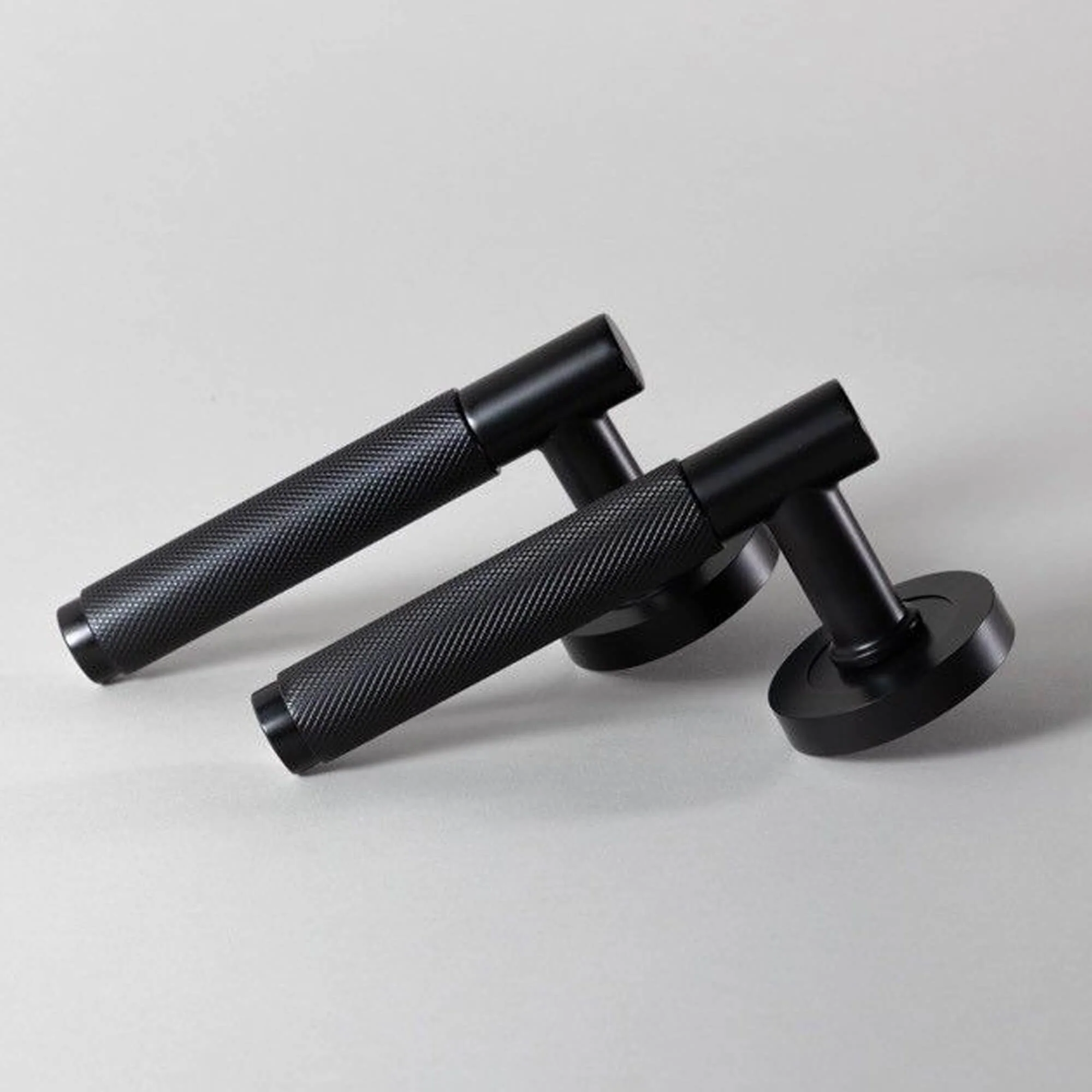 Knurled Flat Black Handle - Image 3