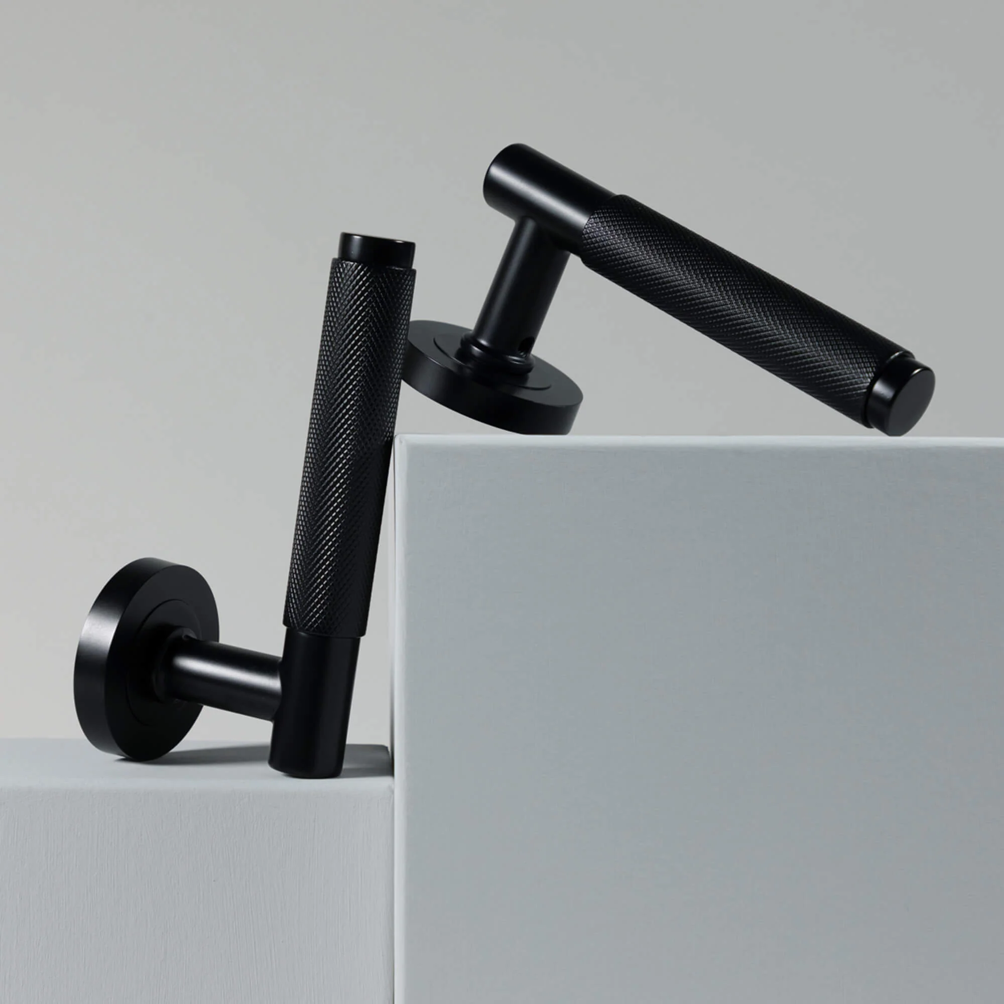 Knurled Flat Black Handle - Image 4