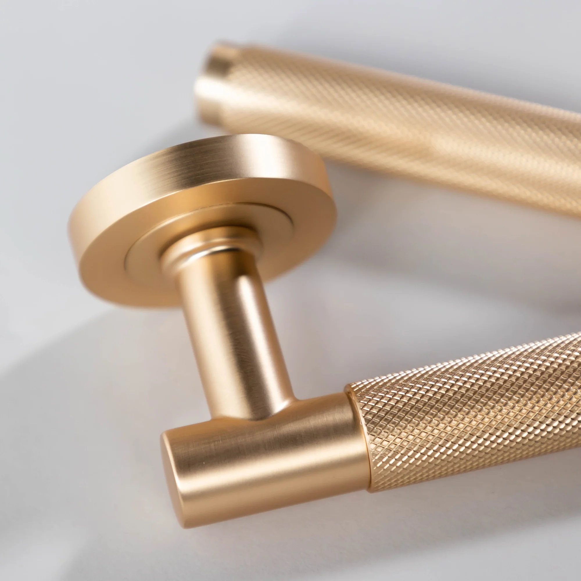 Knurled Satin Brass Handle - Image 4