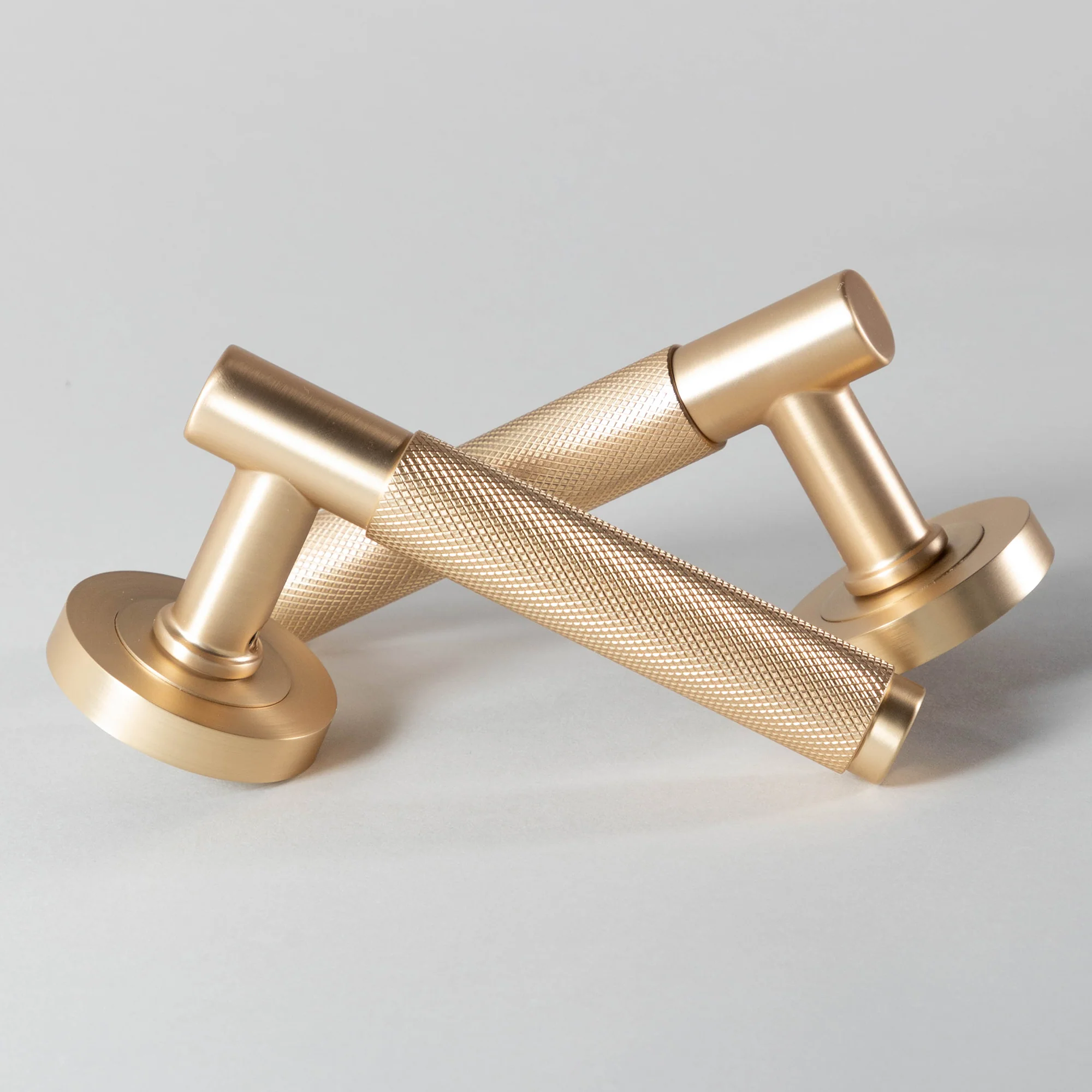 Knurled Satin Brass Handle - Image 6