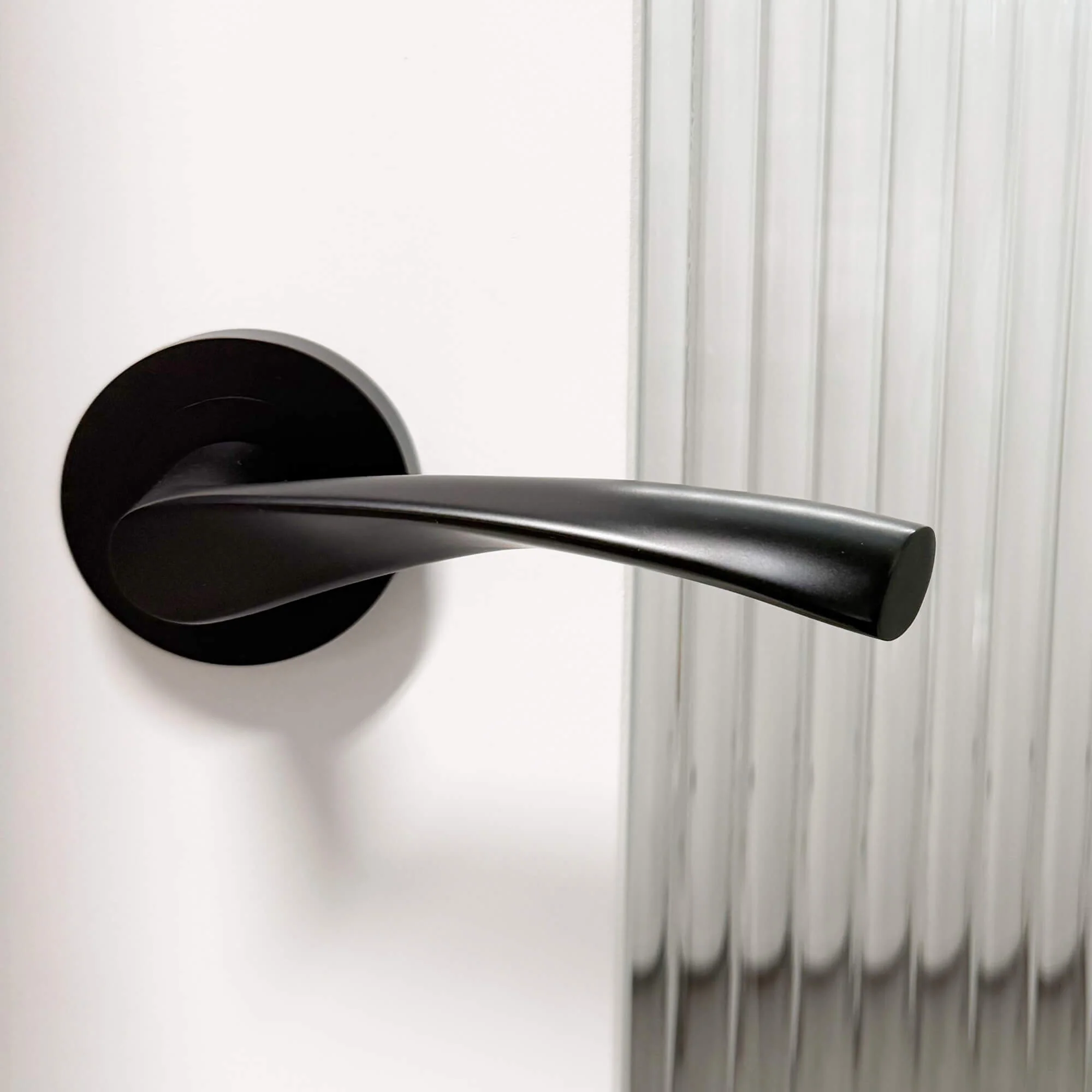 Trade Range Flat Black Handle - Image 3