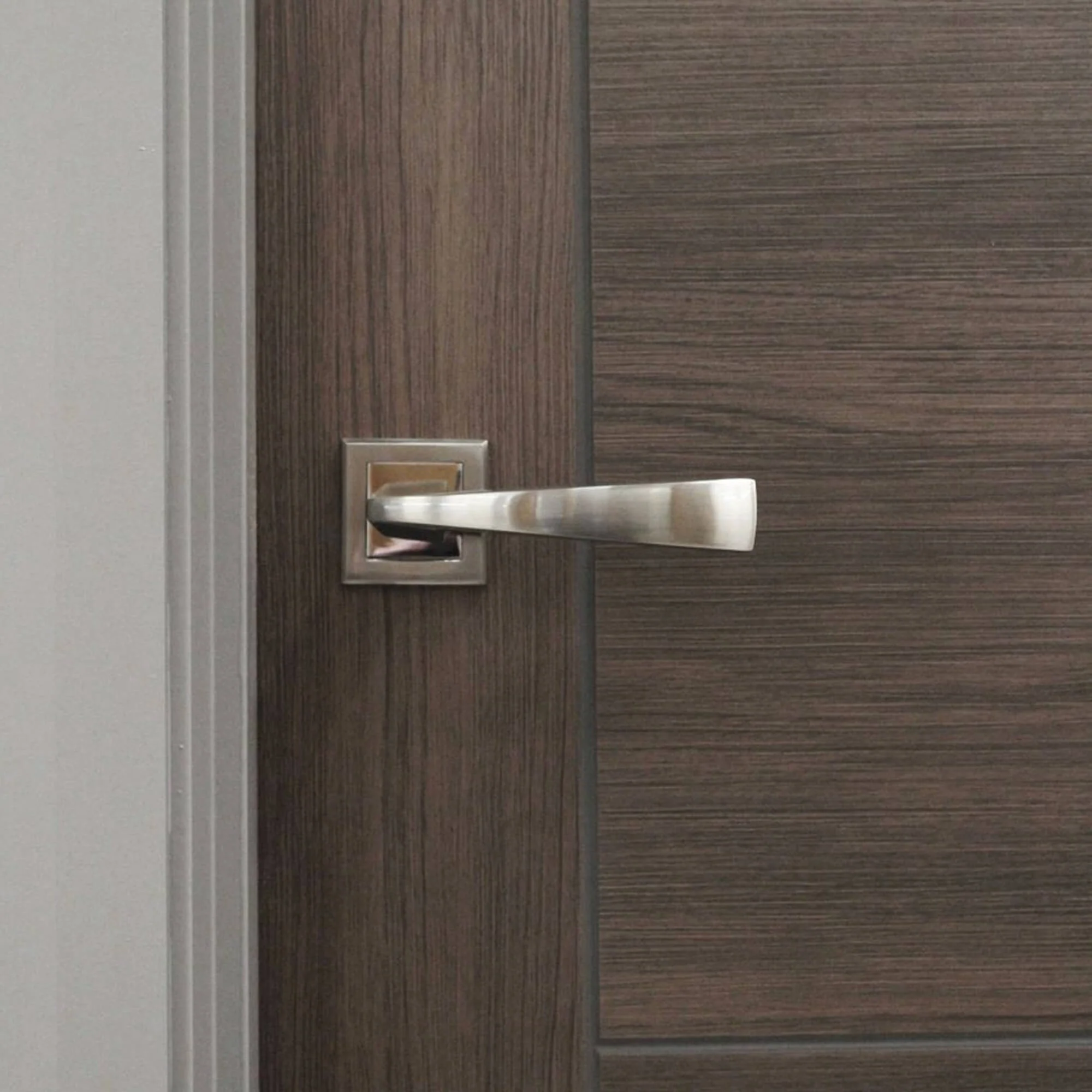 Vancouver Walnut Laminate Door (40mm) - Image 3
